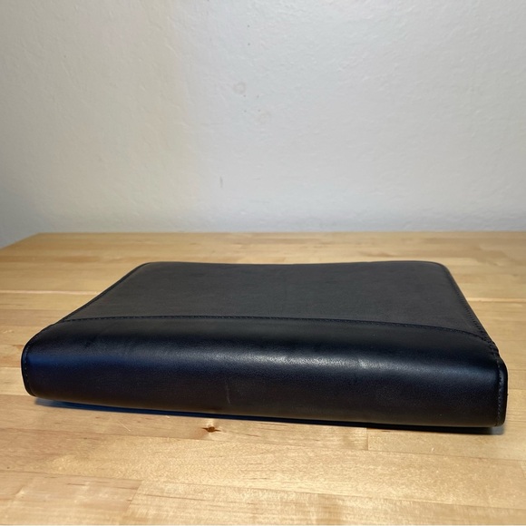 Day Timer Leather Binder crafted in Canada - Picture 5 of 16